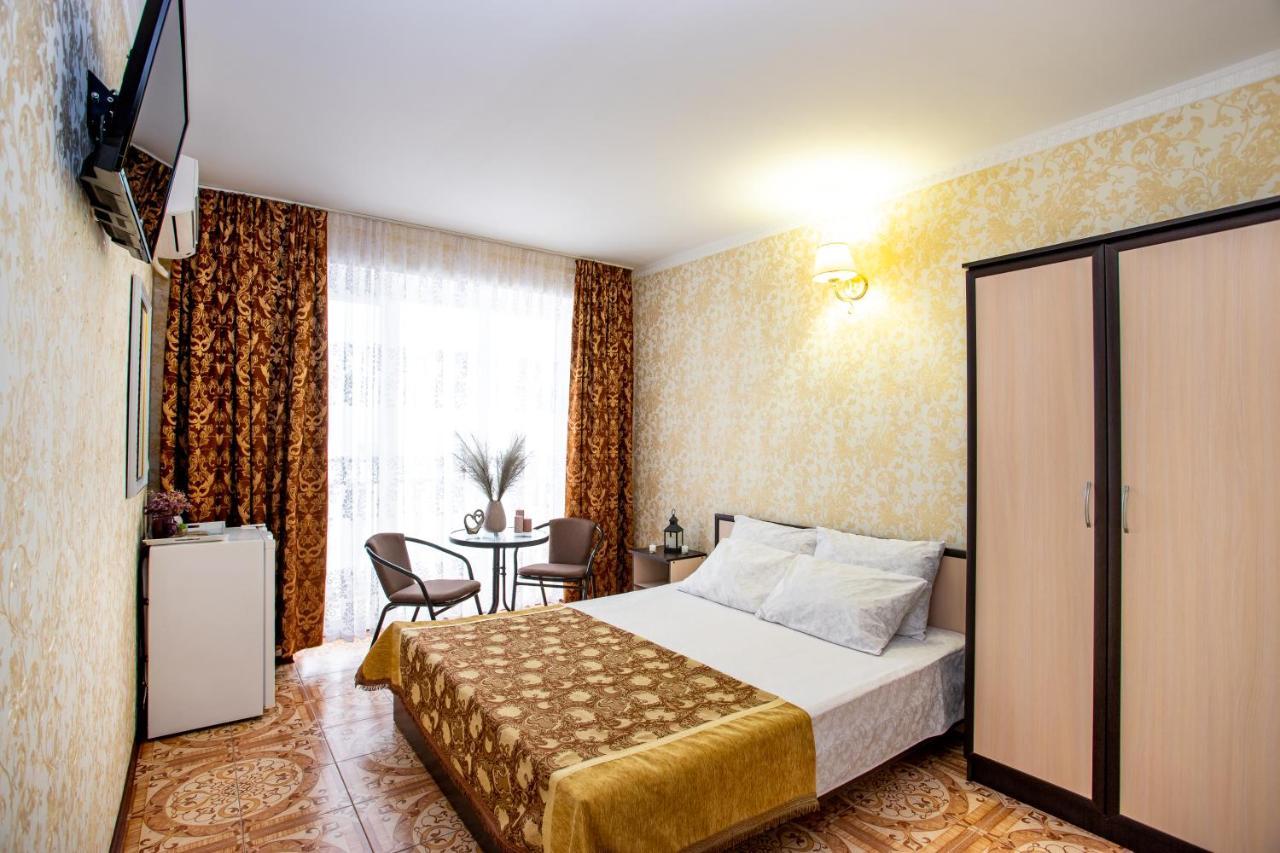 Олимп Hotel Zaliznyy Port Exterior photo