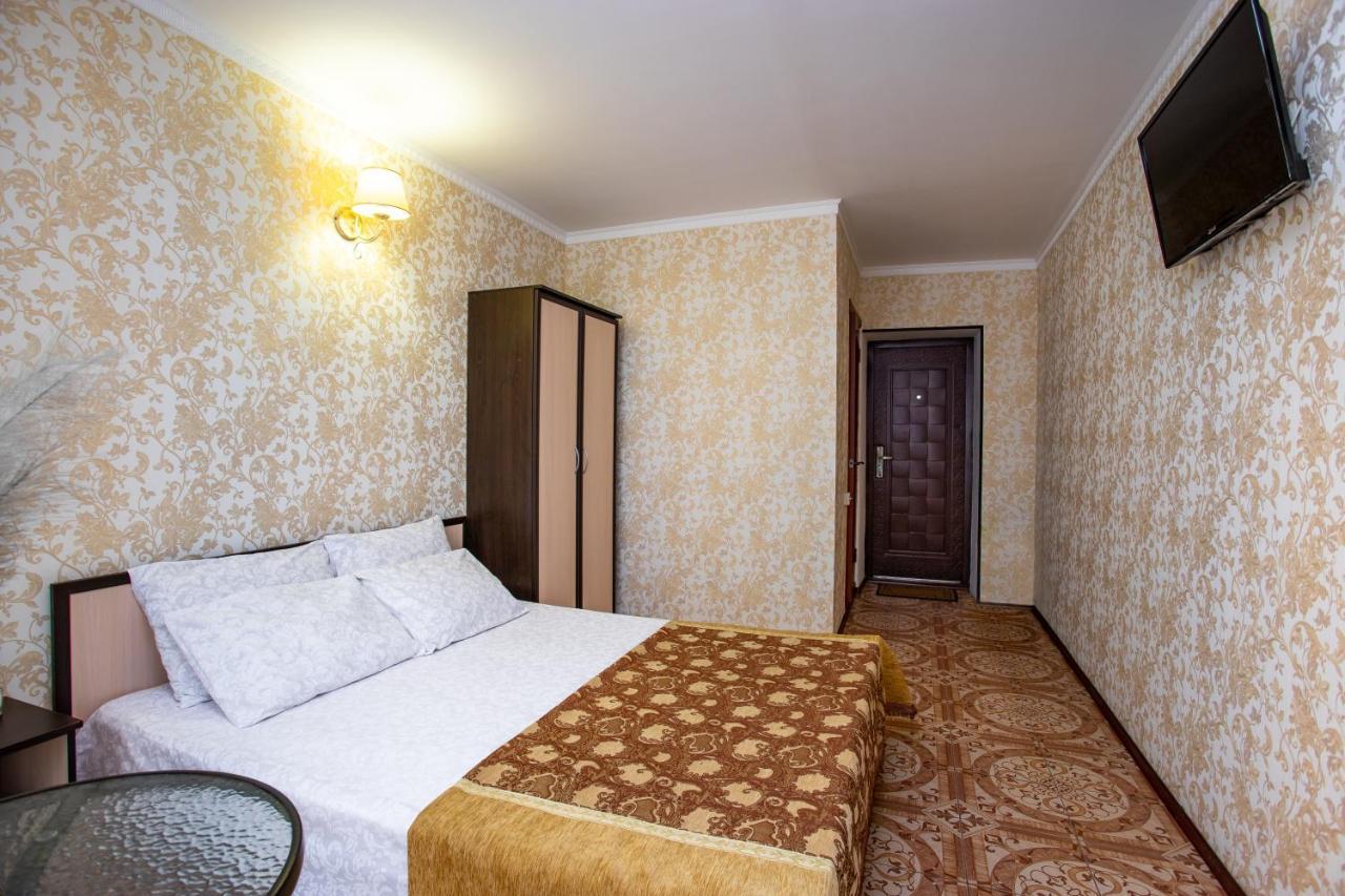 Олимп Hotel Zaliznyy Port Exterior photo